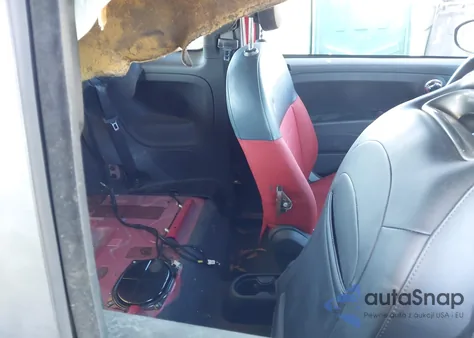 2013 Fiat 500 Abarth z USA, uszkodzony, nr VIN 3C3CFFFH7DT648878